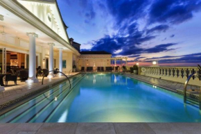 MINUTES FROM DISNEY 3bed 3bath Poolside at LUXURIOUS RESORT